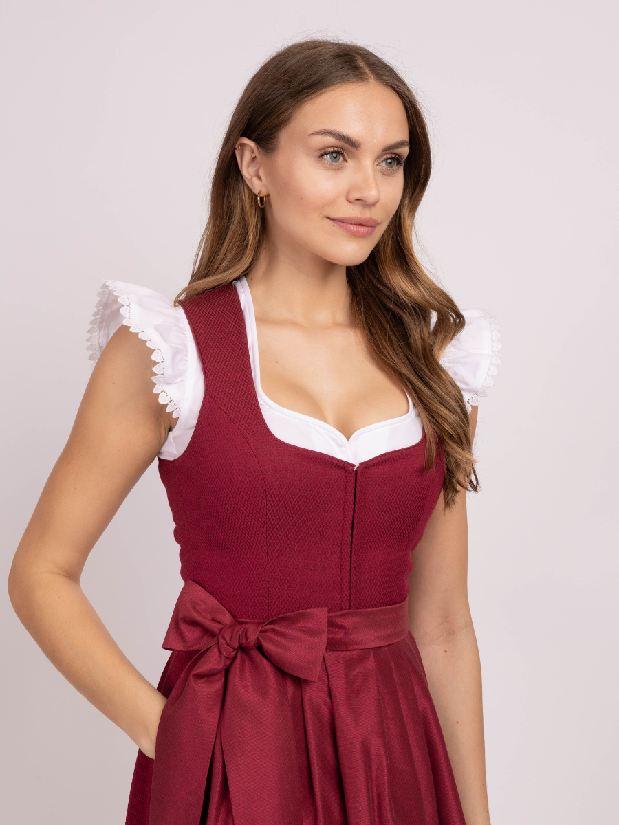 Dirndl Nelly