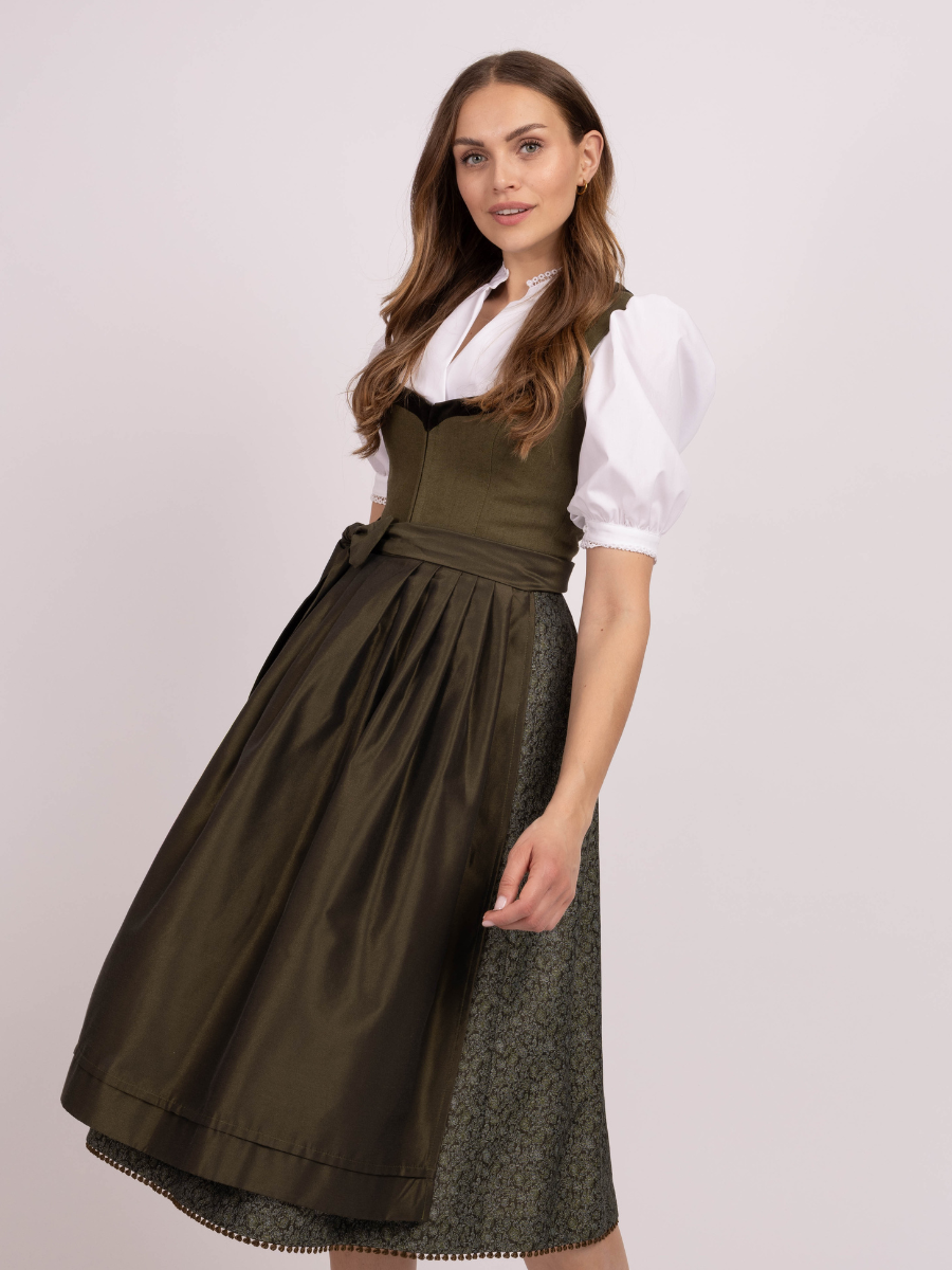Dirndl Emily