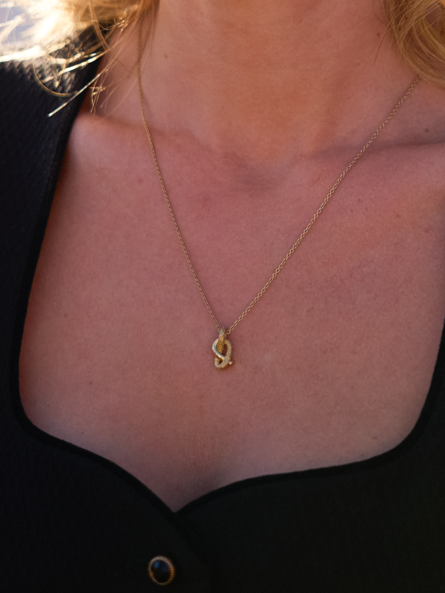 Knoted Necklace Pretzelle Gold