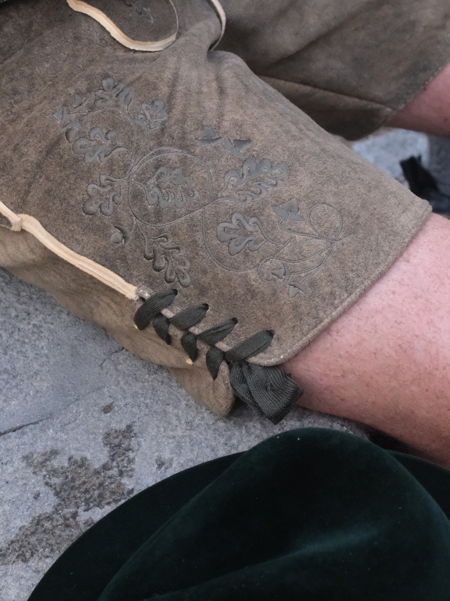 Lederhose Herzogstand Hirsch | Olive